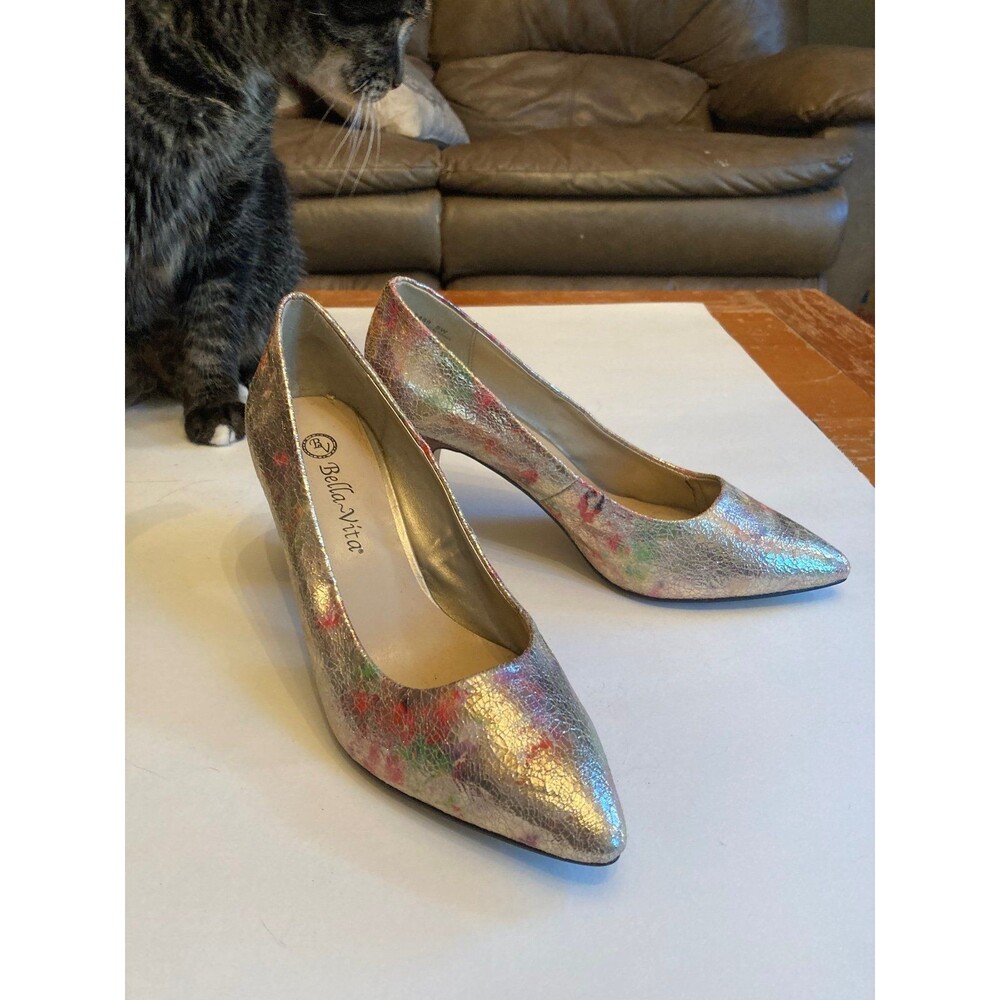 Beautiful Bella-Vita 8.5W Stiletto Heels-Unique Metallic Floral Design-Mint Cond